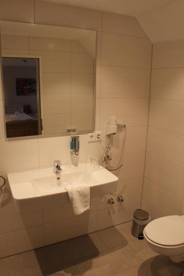 Hotel Weinhaus Moehle Bad Oeynhausen Exteriör bild
